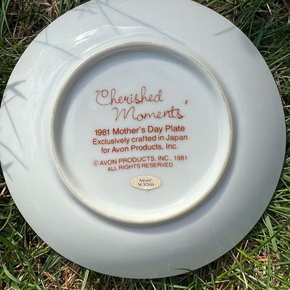 1981 & 1983 Avon Mother’s Day Plates - Picture 3 of 5